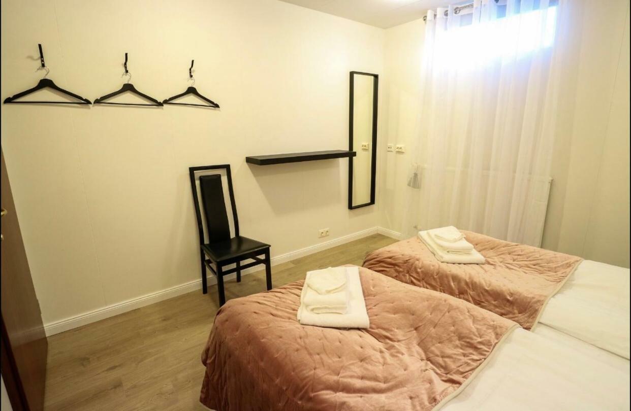 10B Gamla Læknishúsið Otel Saudarkrokur Dış mekan fotoğraf